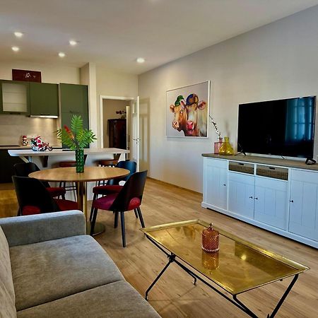 Vaicun Stays Luxury Apartments - Stilvolle Apartments Am Tegernsee グミュント・アム・テーガンゼー エクステリア 写真