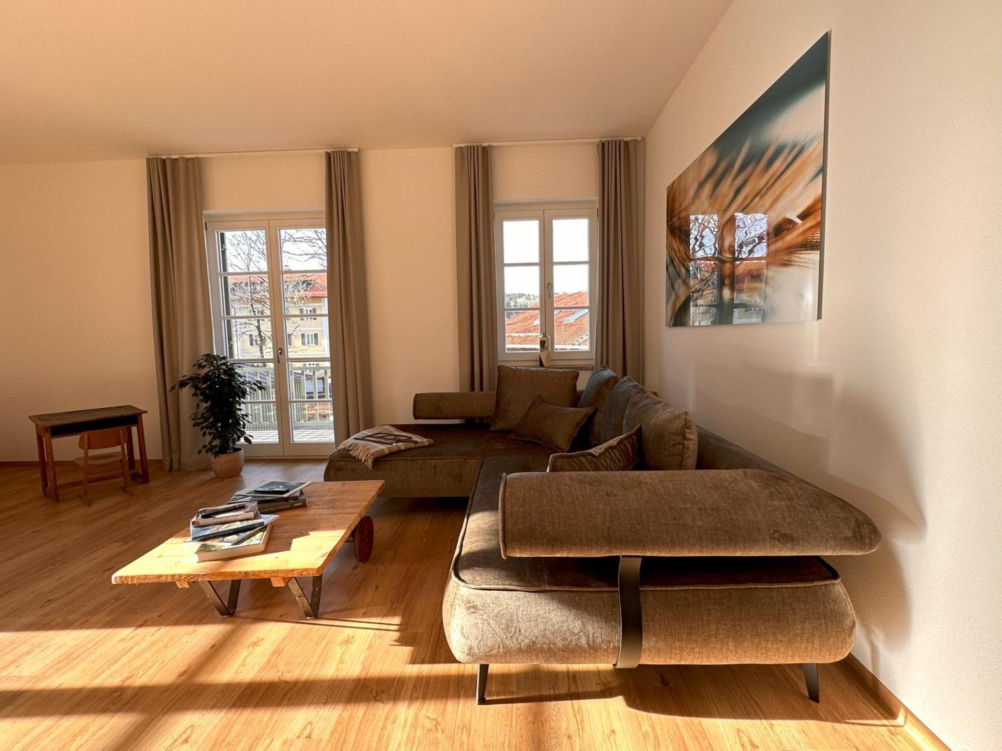 Vaicun Stays Luxury Apartments - Stilvolle Apartments Am Tegernsee グミュント・アム・テーガンゼー エクステリア 写真
