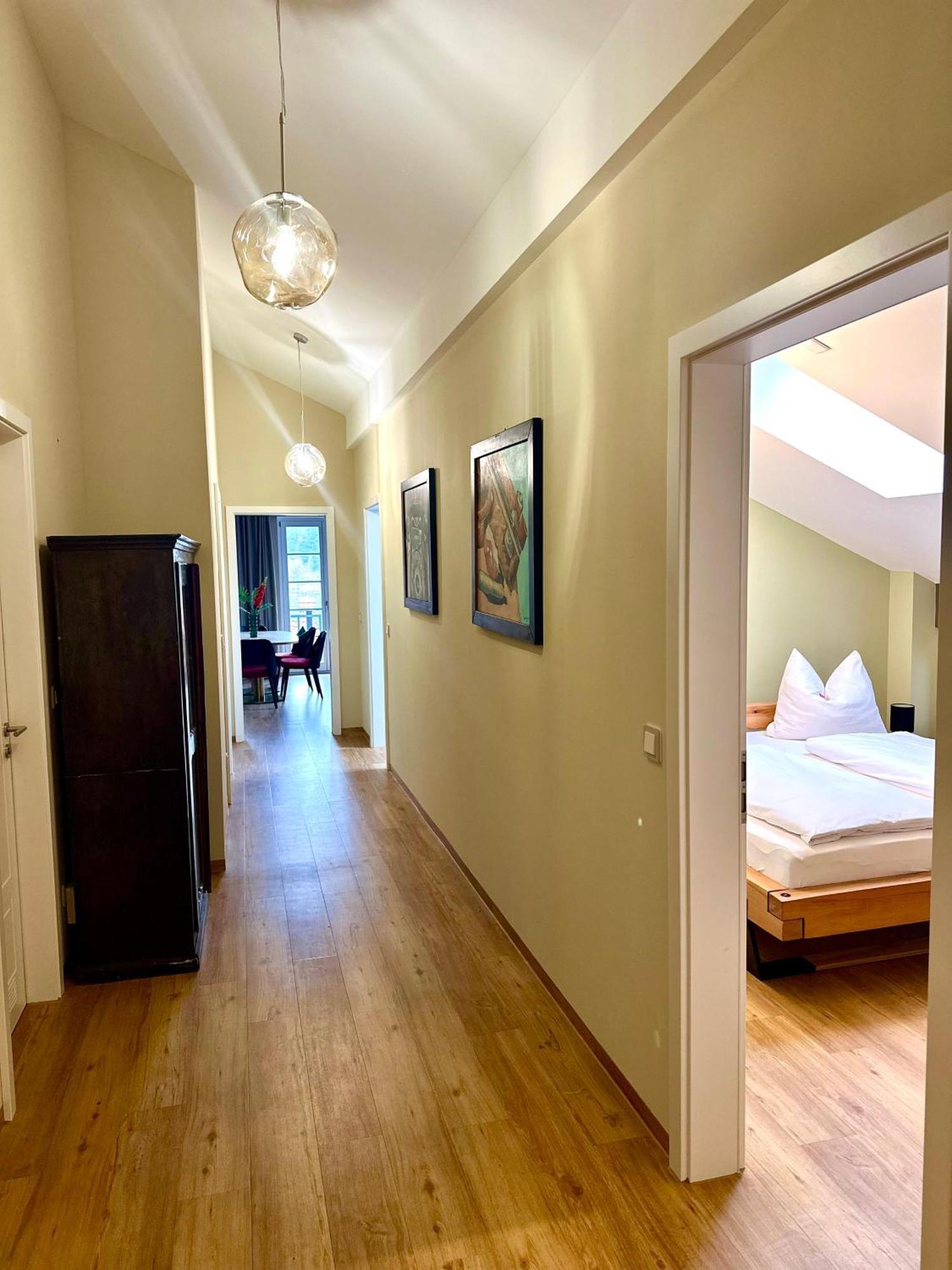 Vaicun Stays Luxury Apartments - Stilvolle Apartments Am Tegernsee グミュント・アム・テーガンゼー エクステリア 写真